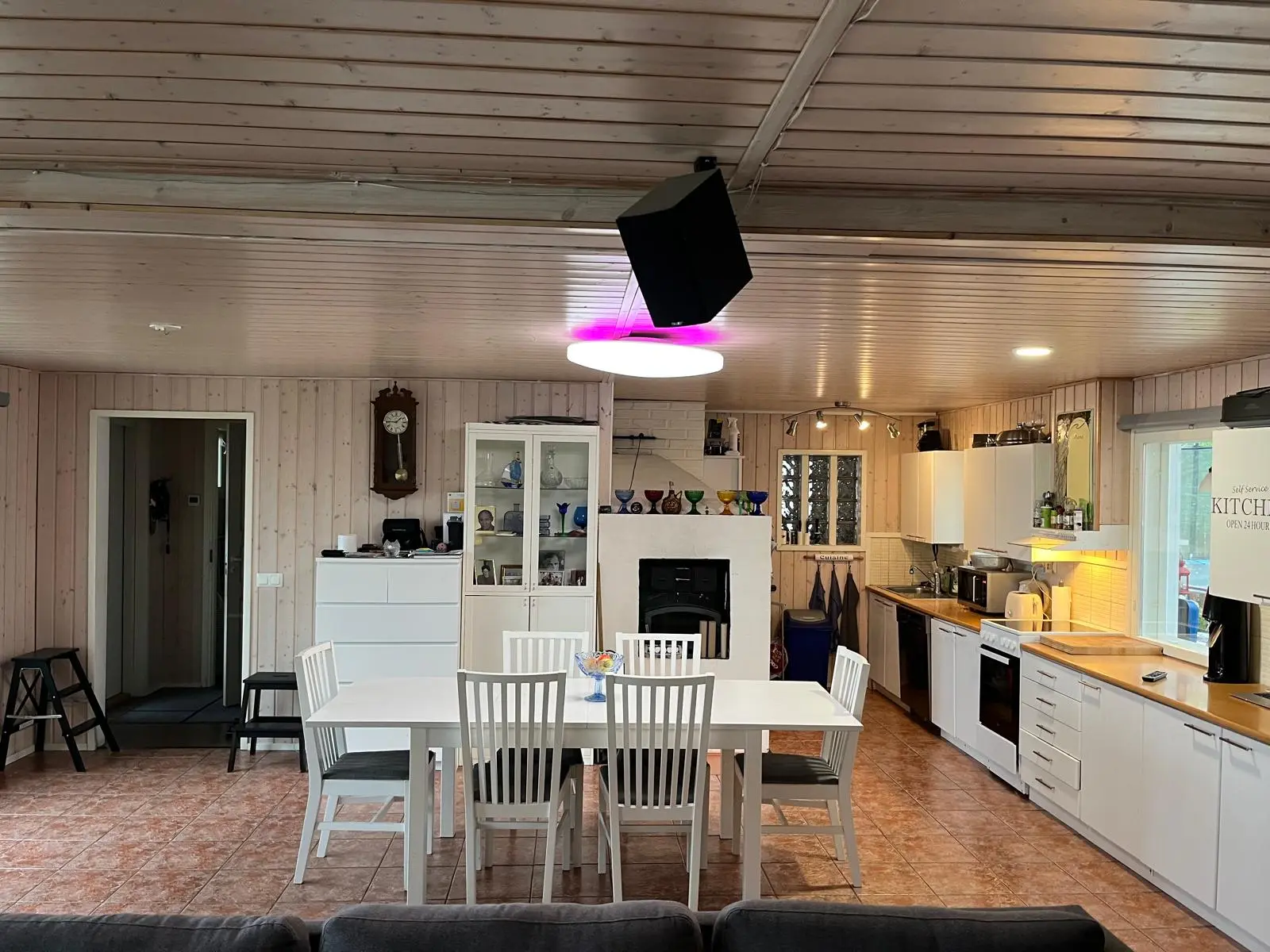 Keittiö ja ruokailutila