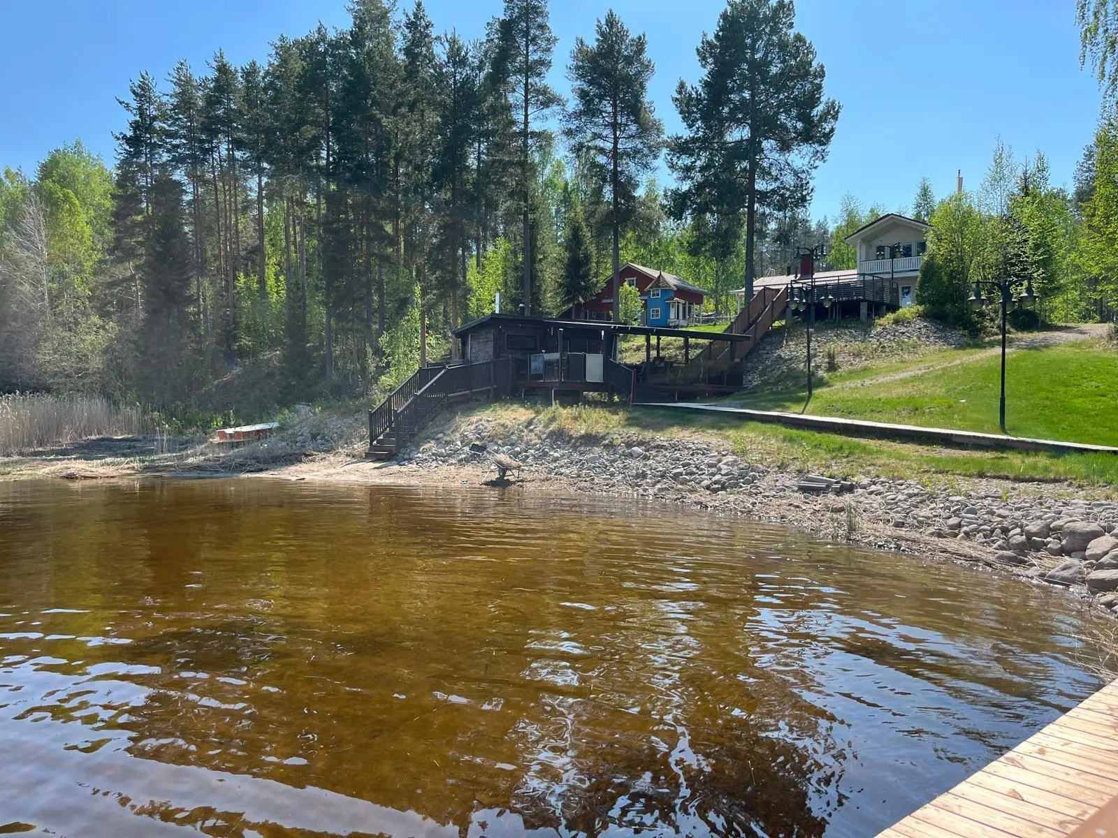 Rantasauna järvenrannalta