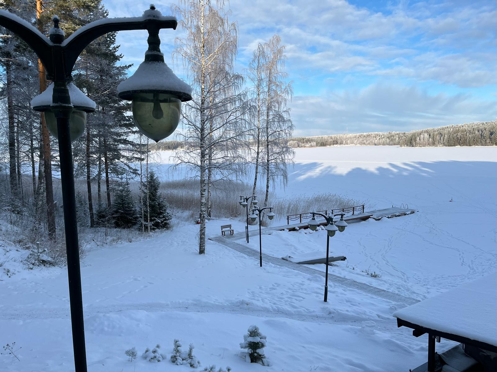 Talvinen laituri ja Kallaveden jää